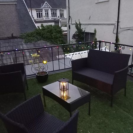 Large 2 Bed Holiday Let In Central Ystradgynlais Extérieur photo