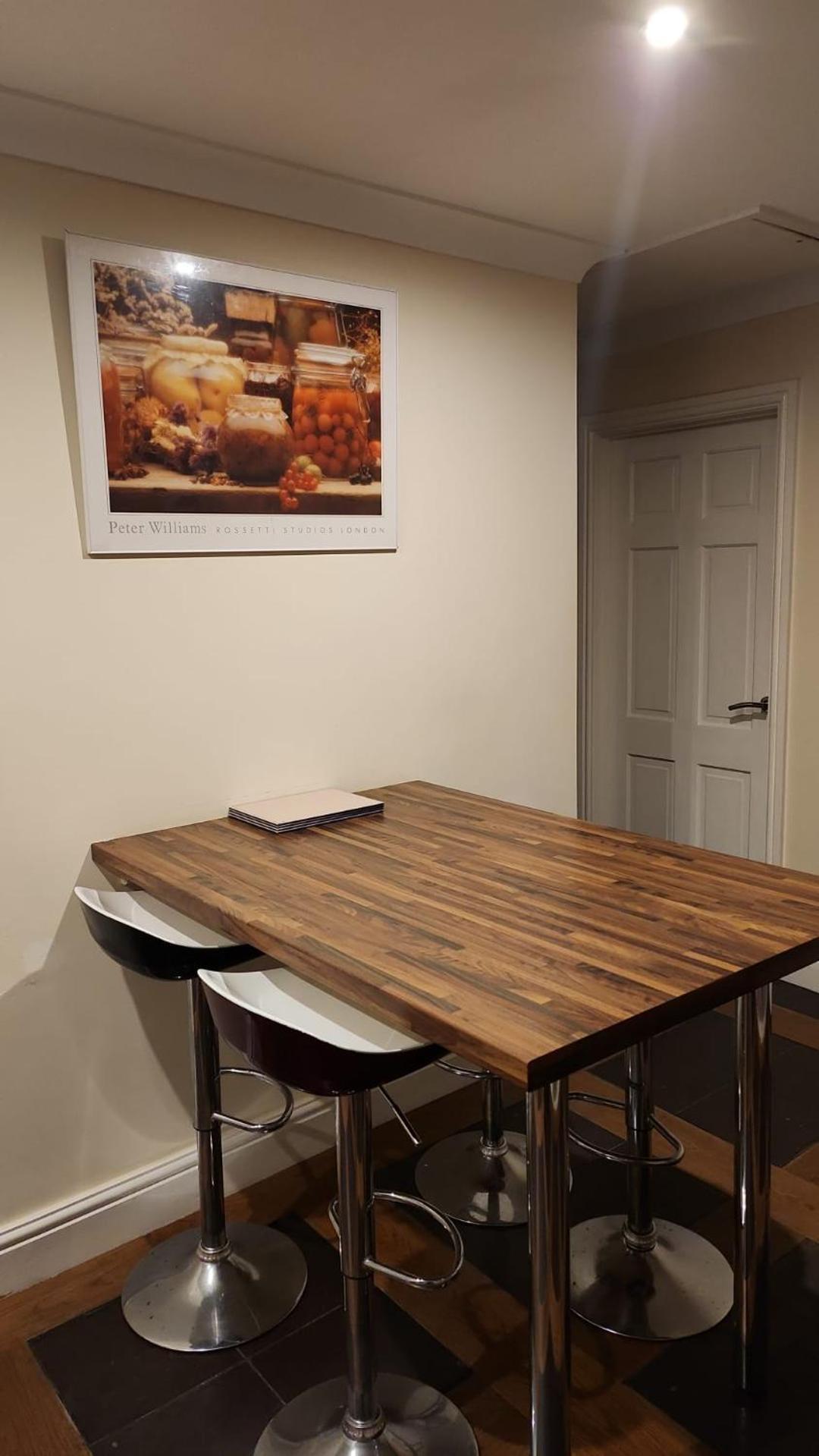 Large 2 Bed Holiday Let In Central Ystradgynlais Extérieur photo